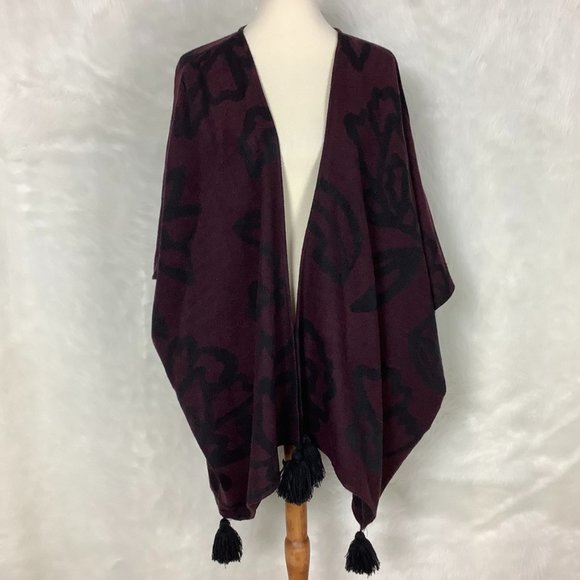 Cleobella Burgundy Red & Black Floral Tassel Sevigny Capelet - Picture 1 of 6